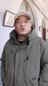 50左右男人真实照片_中年男人风采照，自然真实显成熟，你最喜欢哪张？