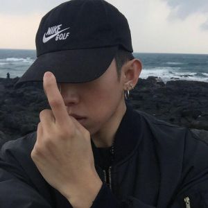 欲一点的男生头像_酷炫成熟男生头像，个性十足，让你在社交媒体中脱颖而出！