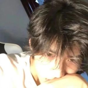 氛围男生头像真人_真实男生头像，忧郁高级，个性十足，适合做头像或背景