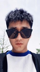 成熟男人戴墨镜图片_成熟男人戴墨镜，时尚又神秘，适合杂志封面和头像