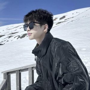 高清真人头像男_30-40岁男士高清真实头像，显成熟魅力，适合社交职场
