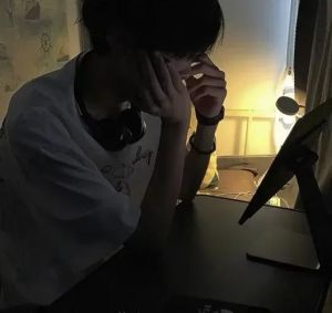 头像男忧郁真人_深沉头像，适合内省文艺青年，发朋友圈显有内涵