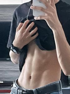 腹肌照 男生_健身腹肌图，男士健康生活背景，激发锻炼动力