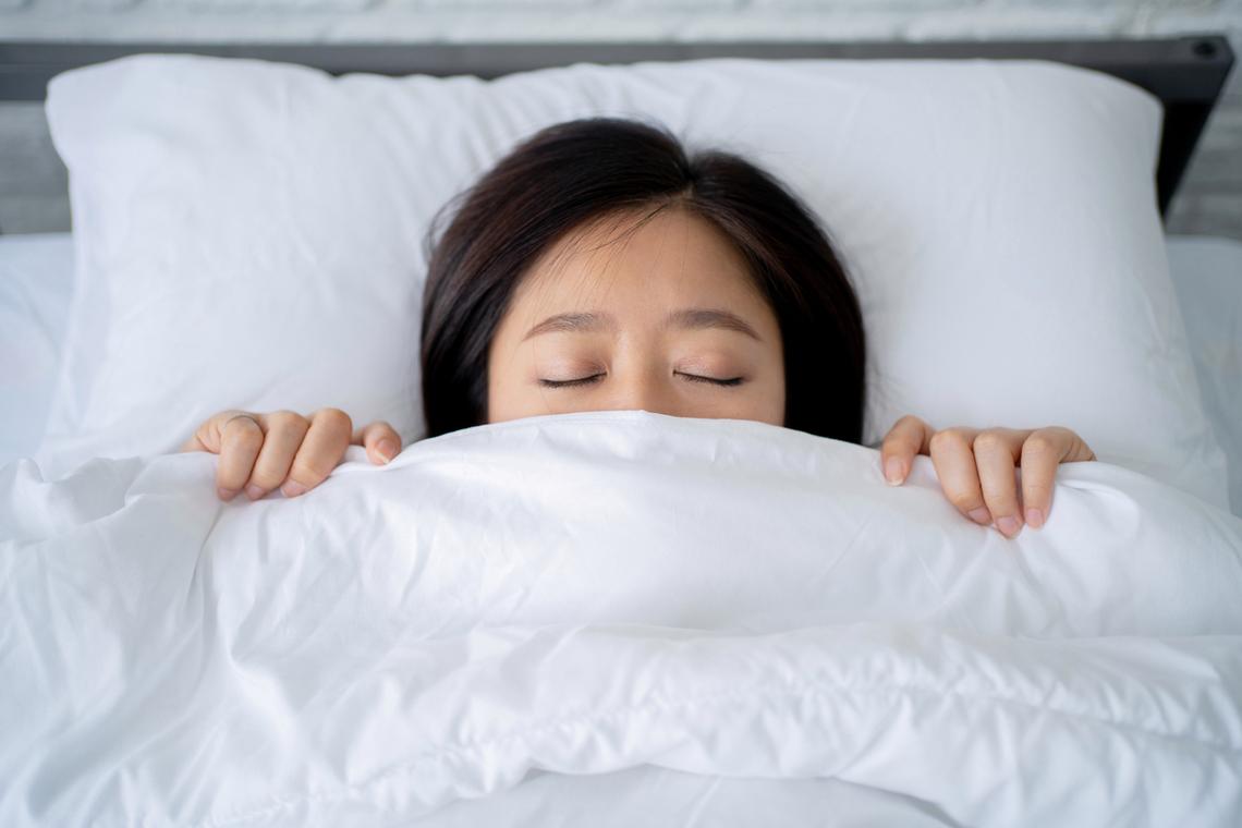 睡懒觉的图片可爱图片真人_治愈系懒人睡觉照，快来分享你的赖床哲学！