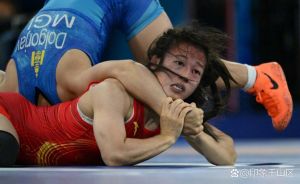 女运动员比赛尴尬图片_比赛囧事与体育精神