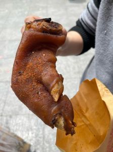 大猪蹄图片大全搞笑_搞笑猪蹄图来袭，聚会必备表情包，一起乐呵乐呵！