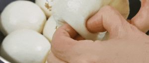 啃馒头动态搞笑图片_搞笑生活图，逗乐分享，发朋友圈表情包聊天背景，聚会必备乐呵神器！