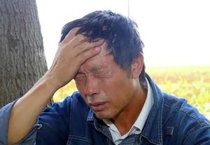 苦命男人搞笑图片_苦命男人图太逗了！累瘫脸磨破手，发朋友圈解压，谁没见过？