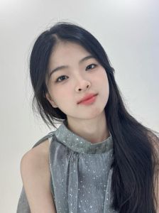 女生的不隐藏五官照片_真实亲切的女生照片，没P过的感觉太棒了！你有什么照片分享吗？评论区聊聊吧！