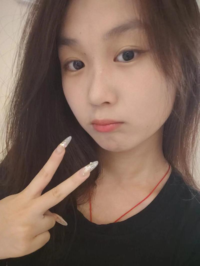 18岁好看的女孩照片_18岁美少女高清照，青春活力壁纸分享