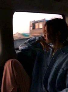 美女伤感高清图片_生活压力大？伤感美女照片暖心放松，咖啡馆休息室必备！
