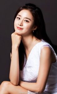 韩国第一美女金泰熙照片_金泰熙美到犯规！你的最爱是她的眼睛还是笑容？