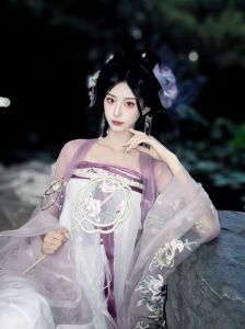 古风女生图片仙气清冷_古风女生手机壁纸，自己也能拍出仙气飘飘！