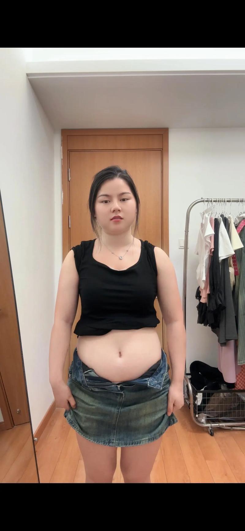 女性肚子图片_女性腹部构造图解，助你直观了解腹肌和器官位置！