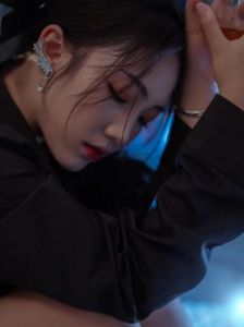 高清伤感图片女生_伤感女生照片，治愈你的孤单时刻