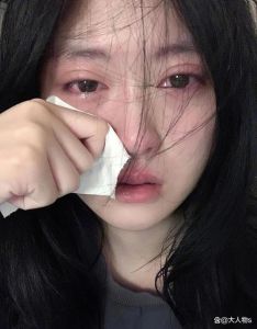 女人无奈心酸的100张图片_谁懂她们的不容易？