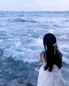 头像美女背影_高级感美女侧影头像，微信微博优选，显品味神秘感