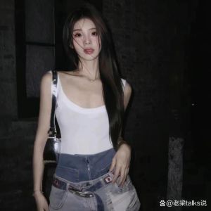 女生半身照_优雅女生半身照，适合做头像或相册，发朋友圈需谨慎！