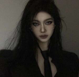 酷酷女生图片霸气十足_气场全开，做朋友圈背景绝了！