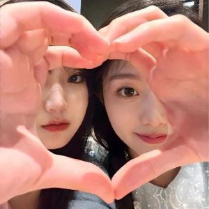 朋友头像2人一人一张女_情侣头像男女款，适合朋友社交，甜蜜又友好
