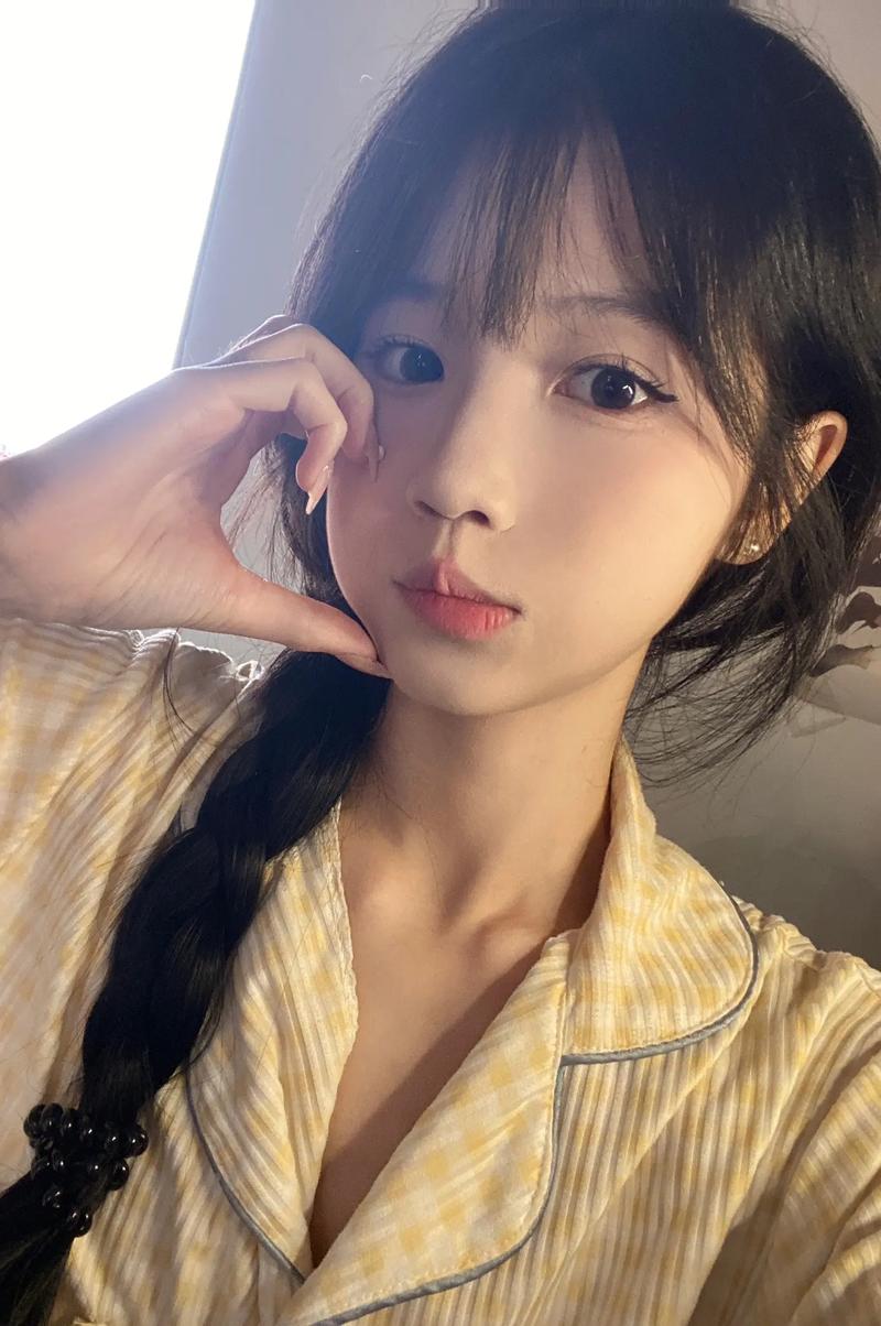 适合网恋的真人照片15女_真实素颜女照片，网恋必备，选几张像自己的发出去吧！
